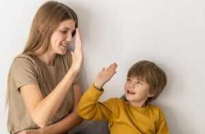 Как воспитывать детей: полный гид для родителей — принципы, советы, ошибки